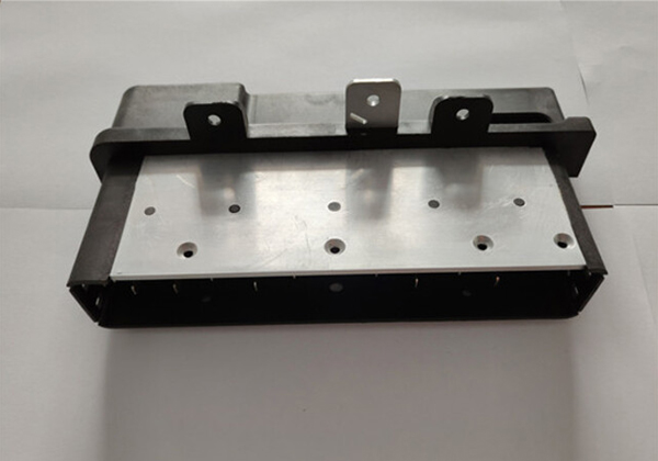 汽(qi)車模具(jù)